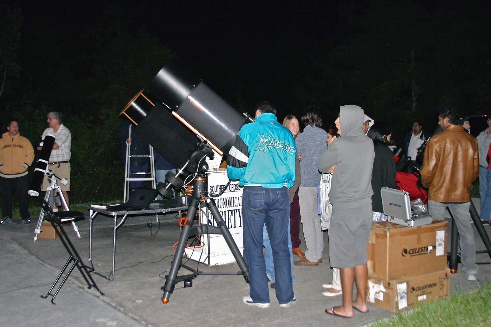 Public star gazing at Bill Sadowski Park